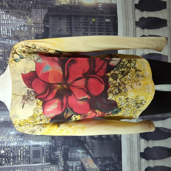 32. Appropriate Behavior sz L Long Sleeve Studded Floral Lace Accent Top - Picture 6 of 7